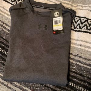 Men’s Under Armour long sleeve shirt